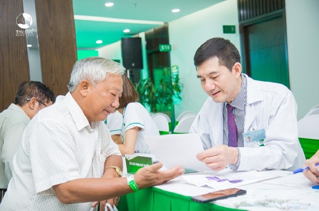 Tán sỏi qua da không được chỉ định cho người bệnh có rối loạn đông máu hay nhiễm khuẩn đường tiết niệu chưa được điều trị ổn định