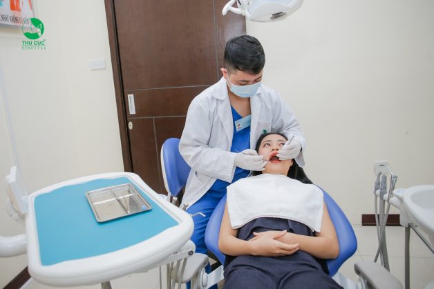 Bạn cần tái khám theo đúng chỉ định của bác sĩ để không gây ảnh hưởng đến hiệu quả niềng răng