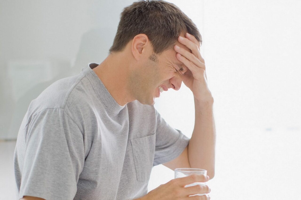 Triệu chứng và cách điều trị căng thẳng mãn tính tại nhà