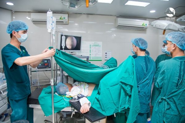 Trả lời câu hỏi tán sỏi thận có nguy hiểm không