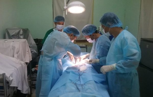 Biểu hiện của viêm ruột thừa cấp? Nguyên nhân và cách điều trị Người bệnh viêm ruột thừa cấp có thể sử dụng kháng sinh hoặc phẫu thuật để điều trị