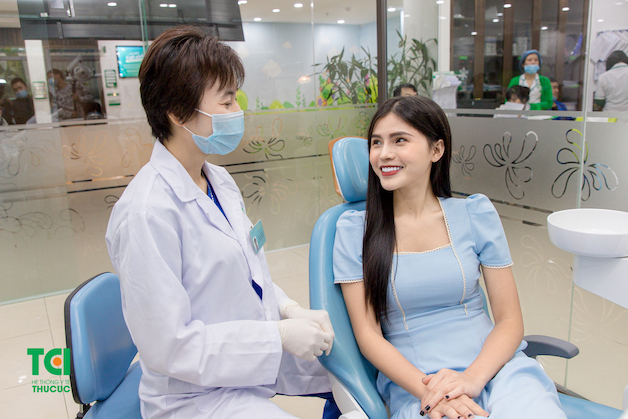 Khám răng định kỳ là việc làm vô cùng cần thiết để cải thiện sức khỏe răng miệng.