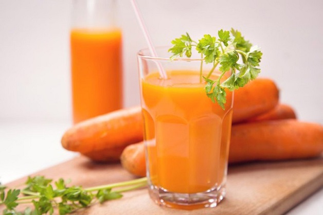 Nhiệt miệng uống gì ? - Nước ép cà rốt được khuyên dùng khi bị nhiệt miệng