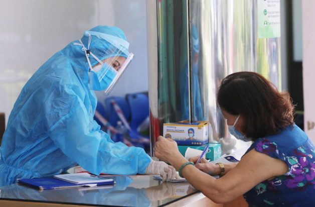 Bản tin 7/3: Hai phụ nữ mắc COVID-19 ngay khi về nước