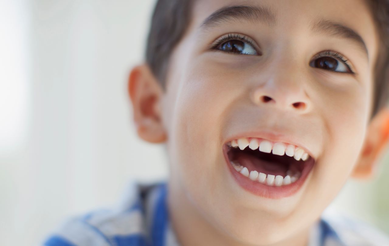 Điều gì nên được cân nhắc khi sử dụng thuốc giảm đau răng cho trẻ em?
