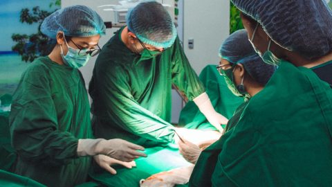 Phẫu thuật mổ lấy thai tại Bệnh viện ĐKQT Thu Cúc