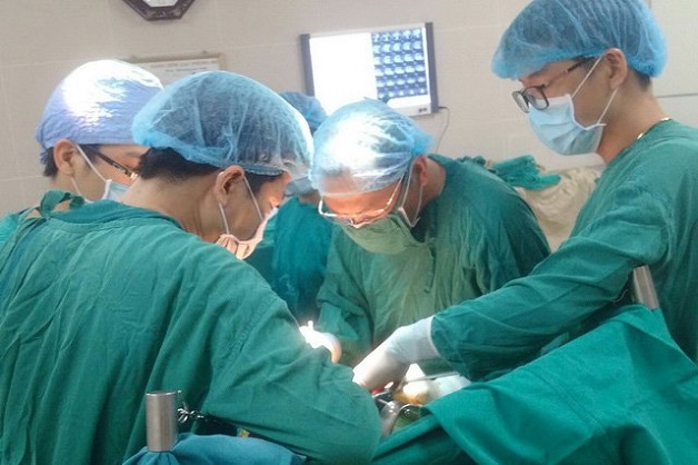 tắc ruột có phải mổ không?