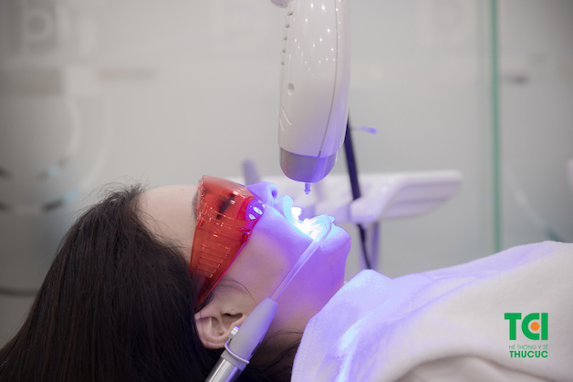 Phương pháp tẩy răng thực hiện tại Thu Cúc không chỉ đem lại hiệu quả cao mà còn khắc phục được những nhược điểm của phương pháp tẩy răng tại nhà.