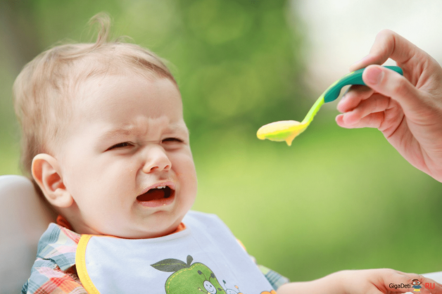 Trẻ 6 tháng biếng ăn khiến bố mẹ cảm thấy vô cùng lo lắng
