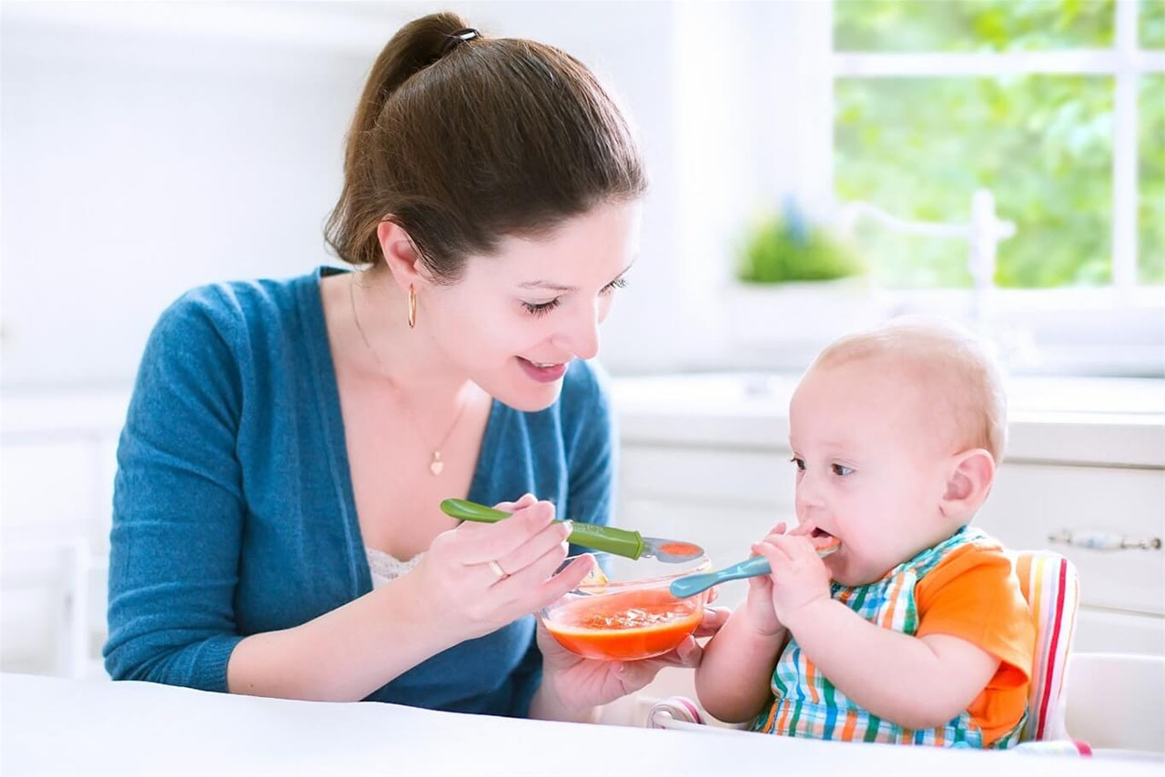 Điều gì có thể làm để khuyến khích trẻ ăn trong giai đoạn bé biếng ăn?
