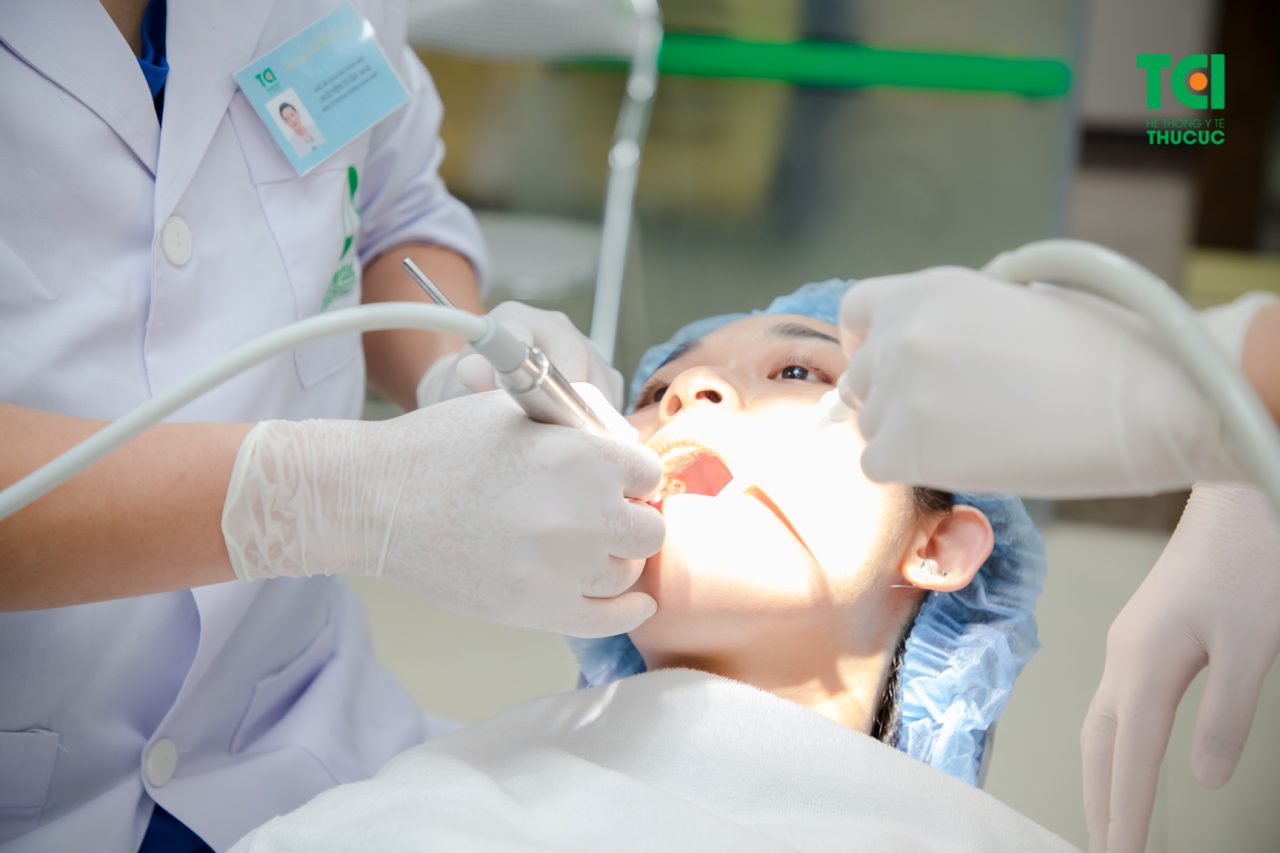 Nhổ răng khôn có thể gây tê liệt dây thần kinh hay không?
