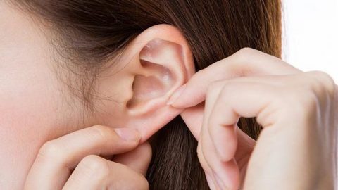 Giải đáp thắc mắc: Viêm tai ngoài có tự khỏi không?