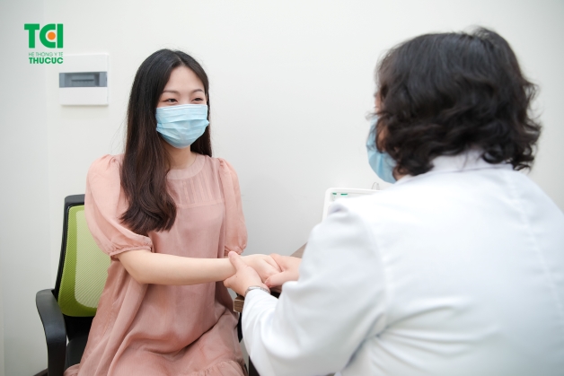 Đều đầu tiên mà phụ nữ cần làm đó chính là loại bỏ tâm lý e ngại khi đi khám phụ khoa