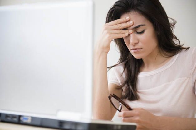 Những áp lực, căng thẳng từ cuộc sống và công việc khiến những người trưởng thành dễ rơi vào trạng thái suy nhược cơ thể.