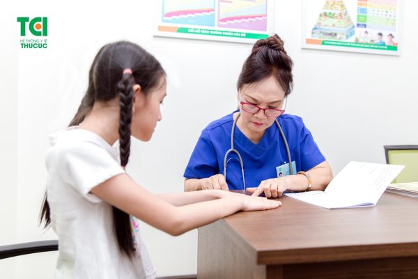 khám dinh dưỡng cho bé