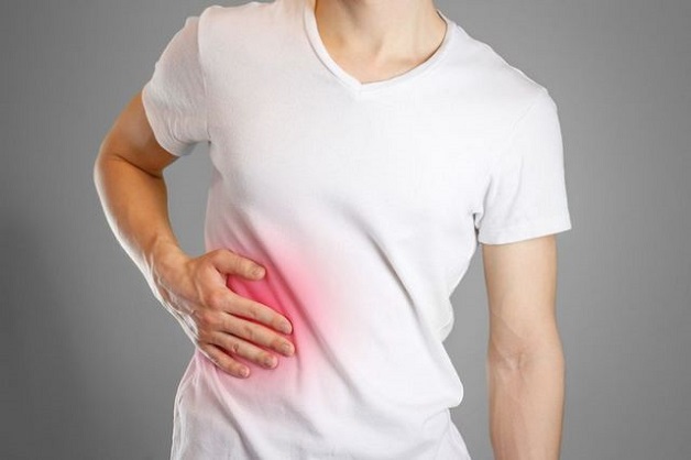 Người bị men gan tăng thường có dấu hiệu đau vùng hạ sườn phải