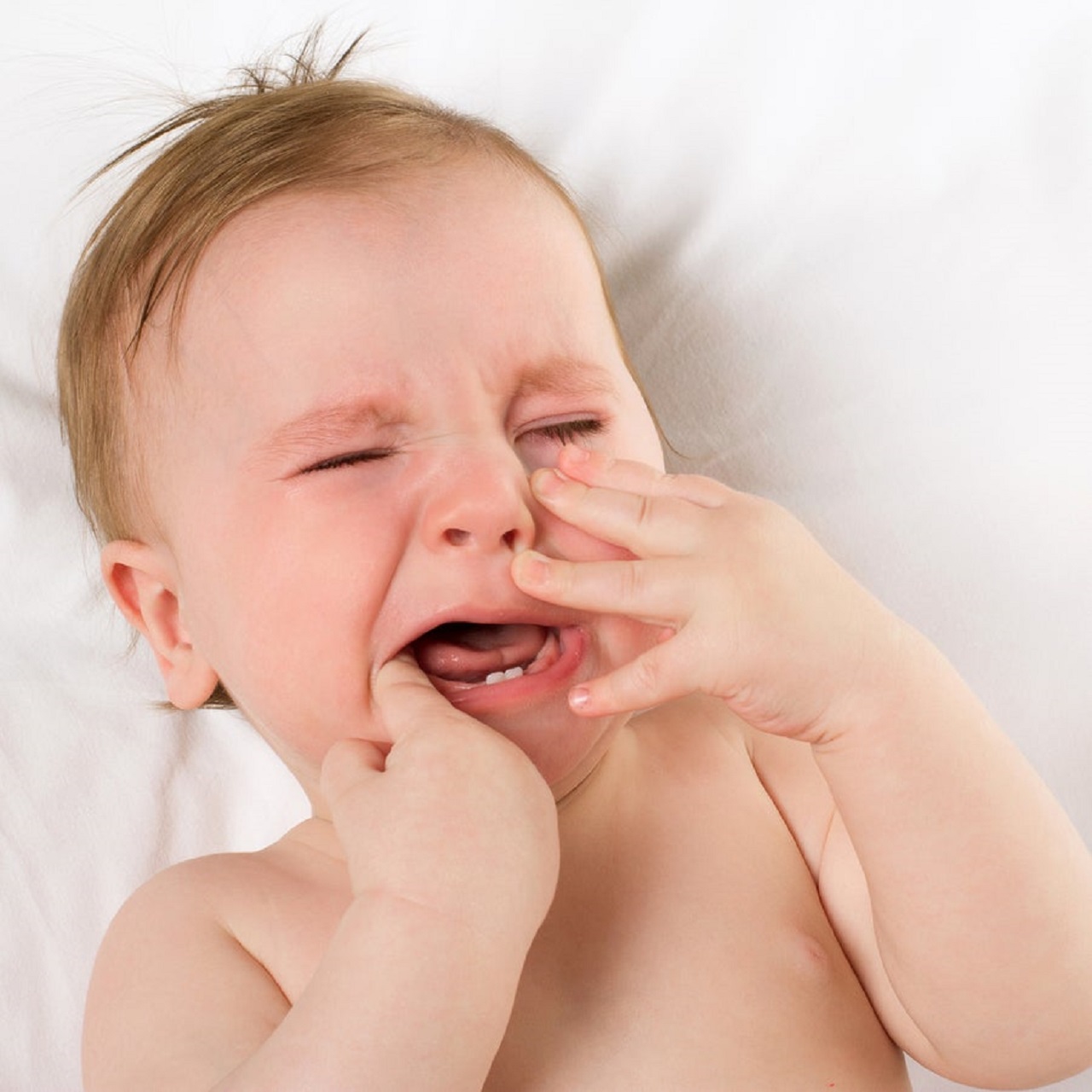 Điều gì sẽ xảy ra nếu không chăm sóc cho trẻ khi mọc răng đau?
