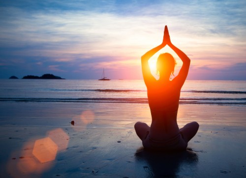 ười tập yoga thường xuyên sẽ ít bị đau lưng hơn so với người không tập yoga.