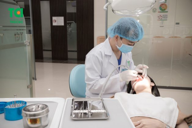 răng ố vàng và có cao răng
