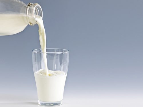 Bị bệnh dạ dày có nên uống sữa không