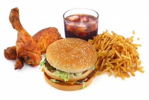 Nước ngọt có ga, đồ ăn nhanh, đồ ăn chiên rán nhiều dầu mỡ,... người fun88 163 cần kiêng.