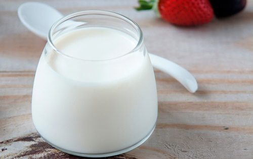 Nhiều người rất thích ăn sữa chua nhưng không biết bị bệnh đường ruột có nên ăn sữa chua hay không?