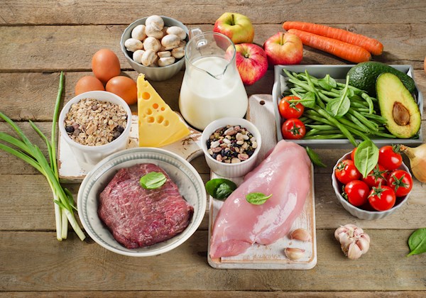 Chế độ ăn cho người viêm gan B cần cân bằng các chất dinh dưỡng