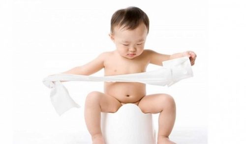 Để xác định chính xác nguyên nhân gây táo bón ở trẻ, trẻ cần được khám chuyên khoa tiêu hóa