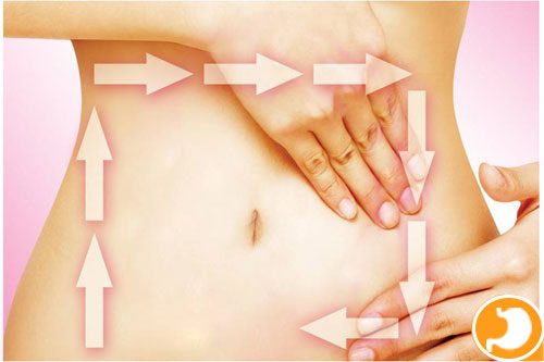 Người bệnh có thể xoa bụng cũng giúp giảm tình trạng này