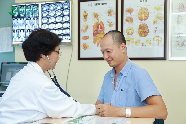 Người bệnh cần đi khám để bác sĩ chẩn đoán chính xác tình trạng sức khỏe