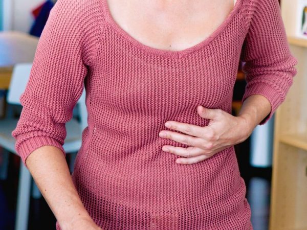 Có những căn bệnh nào liên quan đến đau bụng bên trái bên trên rốn?
