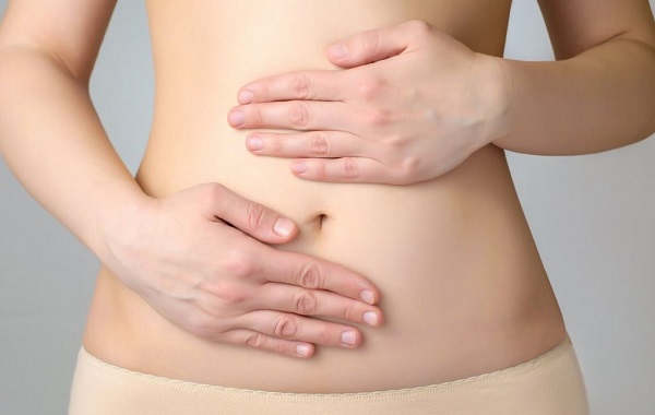 Có nhiều nguyên nhân khác nhau gây đau bụng vùng rốn