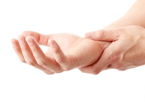 Những nguyên nhân gây đau khớp ngón tay giữa và cách giảm đau triệu chứng