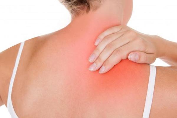 Đau đau nhói lưng bên phải Nguyên nhân và cách điều trị