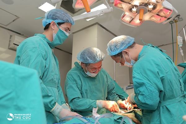Nhiều trường hợp u tuyến giáp lành tính có kích thước to cần phải tiến hành phẫu thuật cắt bỏ