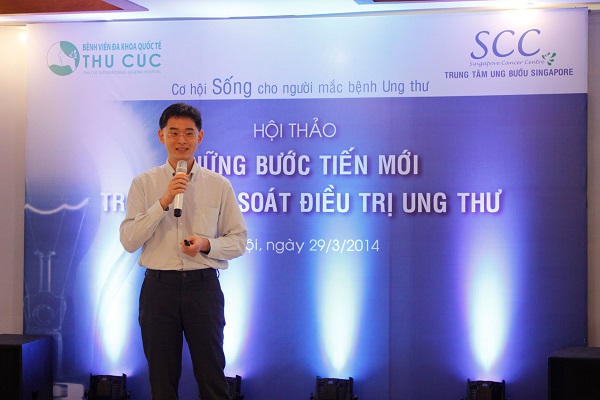 TS. BS Zee Ying Kiat tư vấn điều trị ung thư tại Bệnh viện Thu Cúc