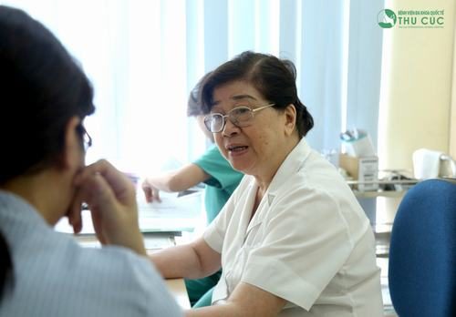 Cần kết hợp điều trị với chế độ ăn uống, nghỉ ngơi hợp lý để mau chóng hồi phục chức năng của bàn chân.