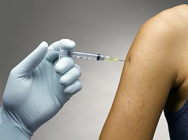 Tiêm vắc xin HPV khuyến cáo cho nữ giới 9 - 26 tuổi