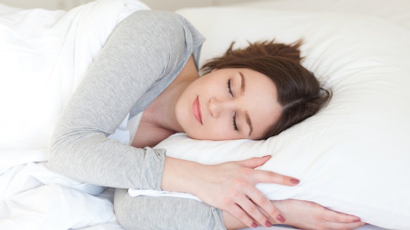 Đảm bảo chất lượng giấc ngủ là một cách giúp chị em tránh những bệnh lý phụ khoa, trong đó có hiện tượng bất thường của khí hư.