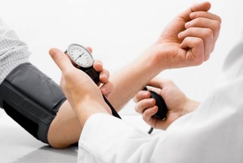 hàm lượng chất béo bão hòa cao trong thịt đỏ có thể làm tăng huyết áp và dẫn đến bệnh tim mạch.