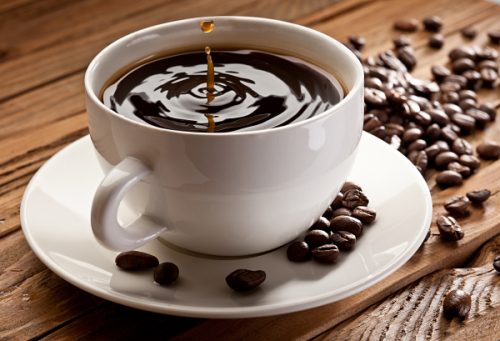 Cà phê có tính axit cao và có thể gây đau bao tử?
