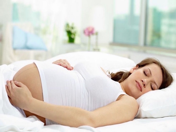 Mẹ bầu ngủ nhiều ảnh hưởng đến sức khỏe mẹ và thai nhi
