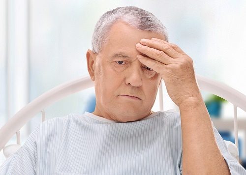 Nhiều bệnh nhân lo lắng vì vết mổ vẫn đau và lâu lành.