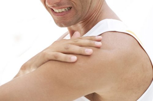 Đau nhức xương cánh tay ảnh hưởng không nhỏ đến đời sống sinh hoạt của người bệnh