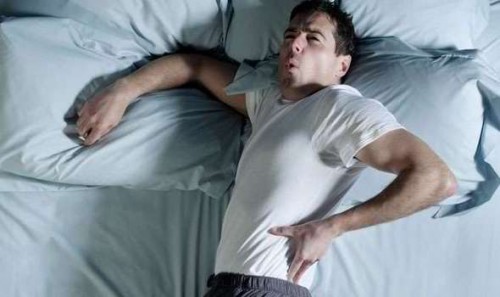 Nguyên nhân gây đau lưng mất ngủ & biểu hiện của bệnh lý