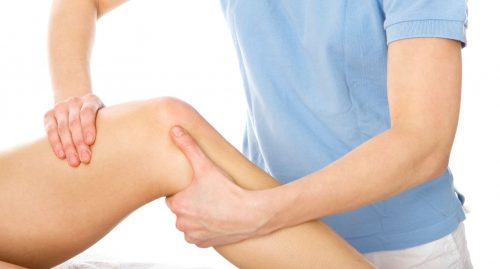 Bạn nên đến cơ sở chuyên khoa để thăm khám và điều trị viêm cơ