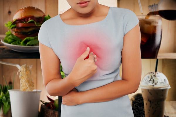 Tình trạng ợ chua và ợ nóng kéo dài có thể gây ảnh hưởng tới sức khỏe, nghiêm trọng nhất là ung thư thực quản