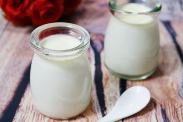 Sữa chua giúp cân bằng đường ruột khỏe mạnh, thường bị xáo trộn do mất cân bằng hoóc môn tuyến giáp