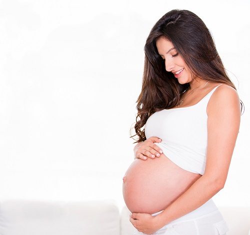 Sinh mổ 8 tháng có thai lại cần sự theo dõi chặt chẽ.