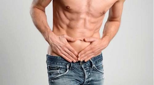 Người bệnh bị thoát vị thành bụng thường có triệu chứng đau tức ở bụng, ảnh hưởng tới sinh hoạt